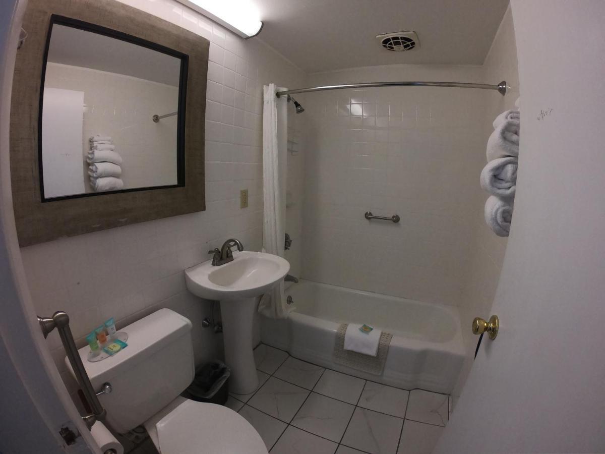 Copper Lantern Motor Lodge West Brookfield エクステリア 写真