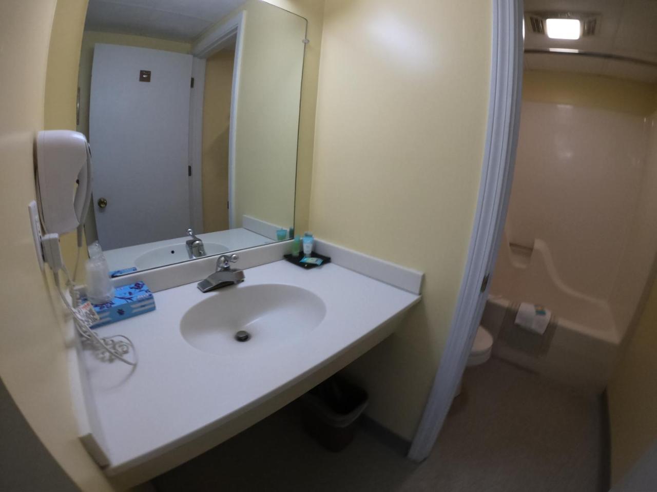 Copper Lantern Motor Lodge West Brookfield エクステリア 写真