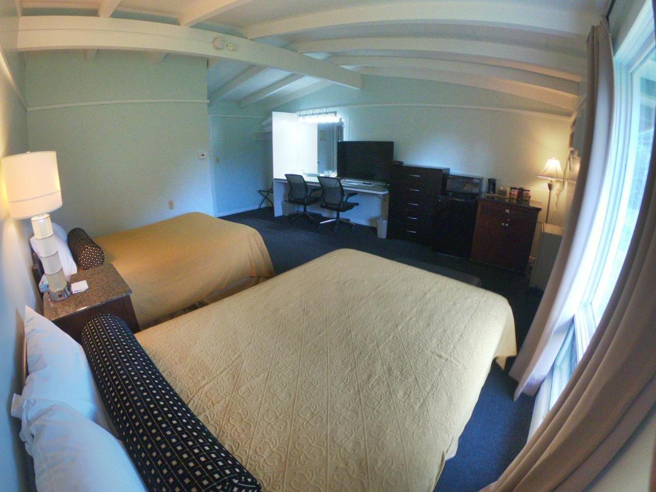 Copper Lantern Motor Lodge West Brookfield エクステリア 写真