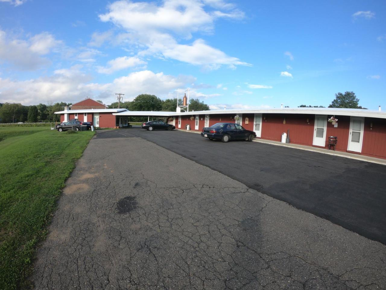Copper Lantern Motor Lodge West Brookfield エクステリア 写真