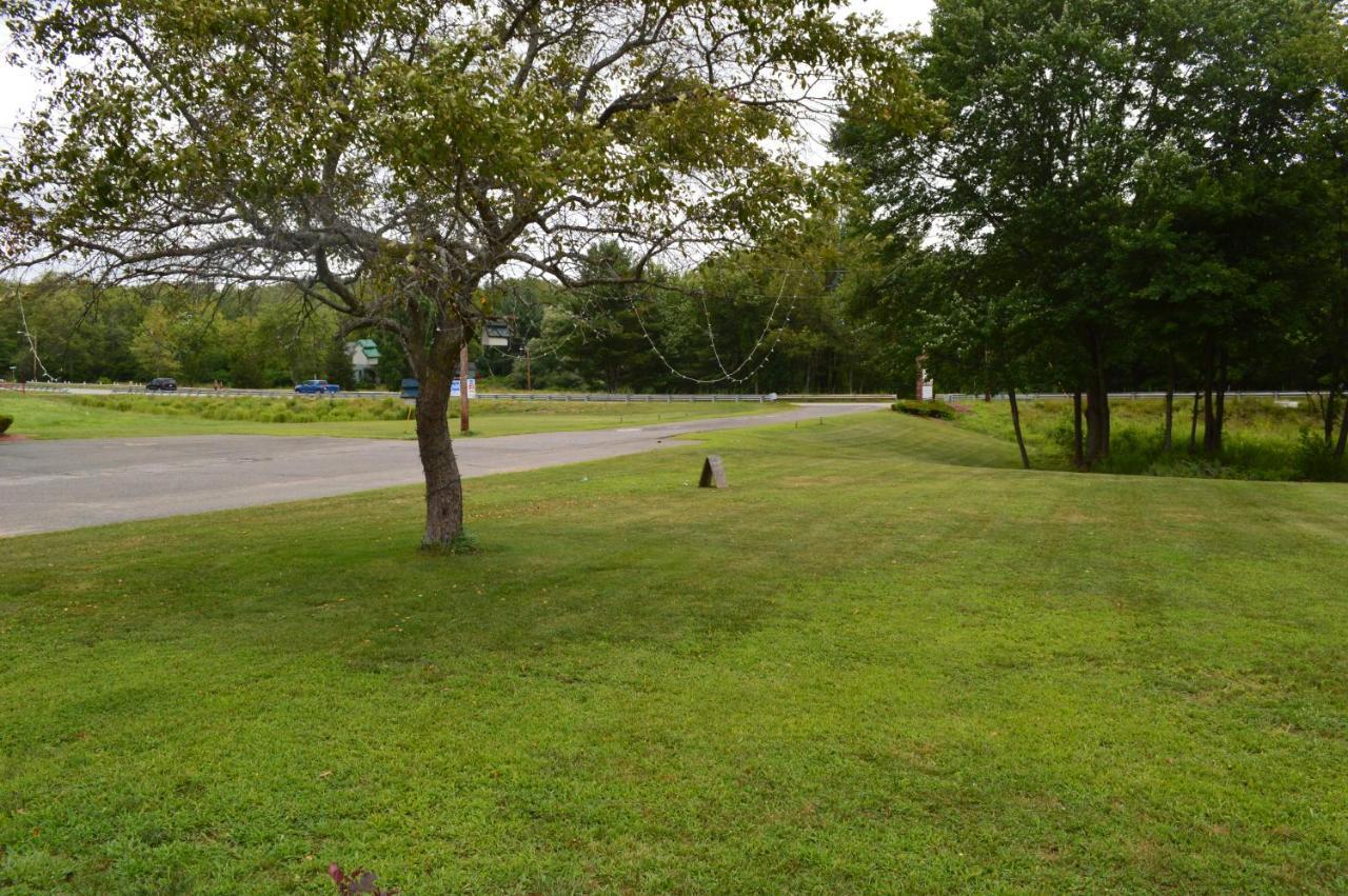 Copper Lantern Motor Lodge West Brookfield エクステリア 写真
